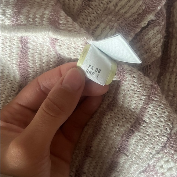 St John elegant knitted jacket. Good condition, good quality. Size 4. - Picture 8 of 8